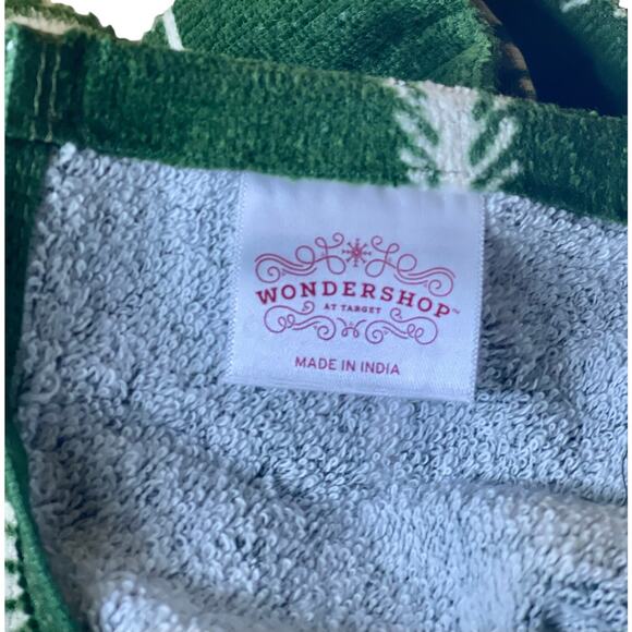 New 2 pk Wondershop Christmas Scattered Tree Forest Green & off White hand towel - Picture 3 of 5